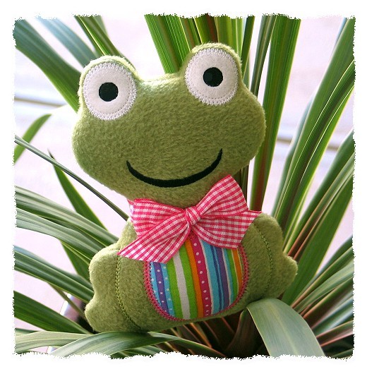 Download Flipper the Frog Softie in the hoop - GG Designs Embroidery